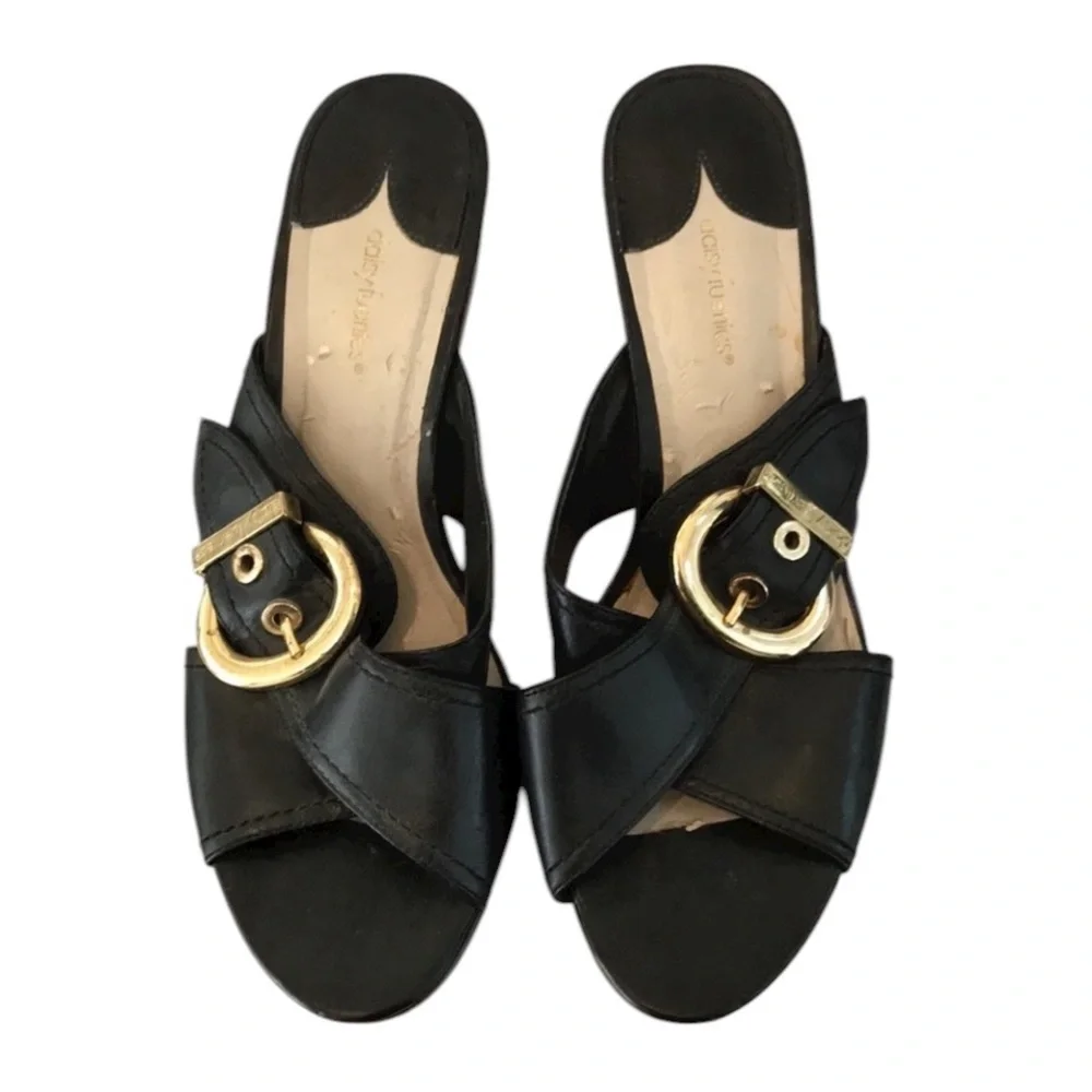 Daisy Fuentes black open toe wedges wicker heel & gold details size 10